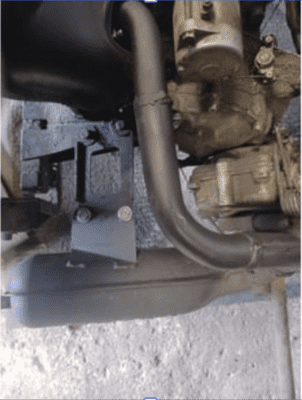 Polini Racing 200.2031 Auspuff, montiert an einer Ape 50