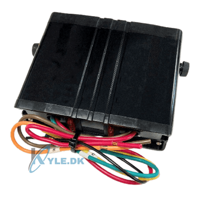 Kontaktpanel m. 4 kontakter - set bagfra med kabler og sikringer.